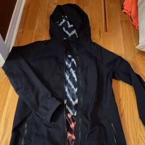 Ladies Lululemon Rain Rebel Jacket